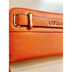 Guess Women’s Christa Zip Wallet